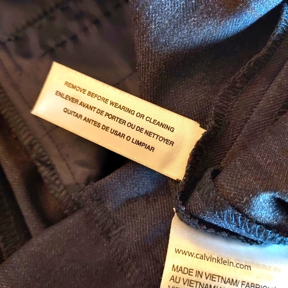 Calvin Klein Poly/Rayon Blend Plaid Tapered Ankle Pants. NWT. - Picture 8 of 13